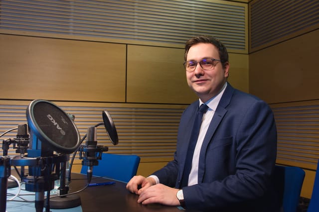 Jan Lipavský ve studio RPI | Foto: Barbora Navrátilová, Radio Prague International